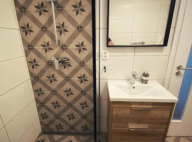 R-penzion Πανσιόν 3*